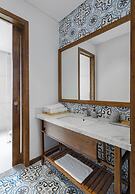 Vernalhome Boutique Danang Hotel