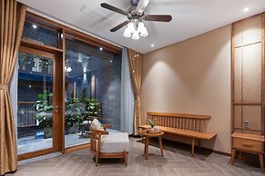 Vernalhome Boutique Danang Hotel