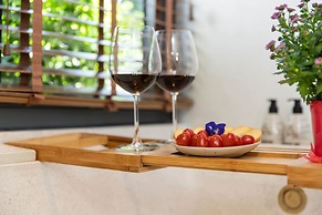 Vernalhome Boutique Danang Hotel