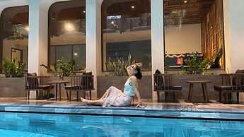 Vernalhome Boutique Danang Hotel