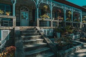 Wesley Rosegarden Lushan