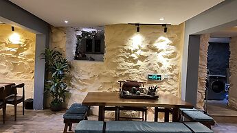 Wesley Rosegarden Lushan