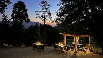 Wesley Rosegarden Lushan