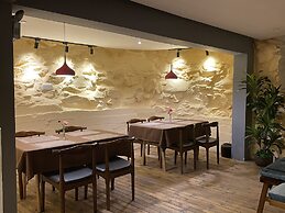 Wesley Rosegarden Lushan