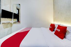 OYO 90215 Ada Residence