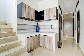 OYO 90215 Ada Residence