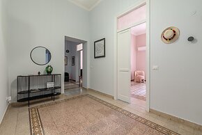 Stylish Apartment Near Piazza Magione by Wonderful Italy