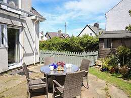 Homely, 4-bed House Close to Stunning Beach
