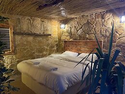 Dana Trail Hotel