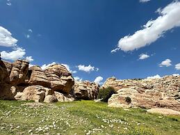 Dana Trail Hotel