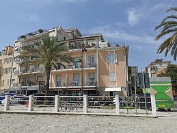 Albium Hotel