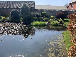 Cosy , Village Location - One Bedroom Barn