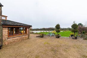 Lakeside Escape, Stone Countryside Cottage