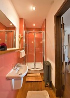 Lakeside Escape, Stone Countryside Cottage