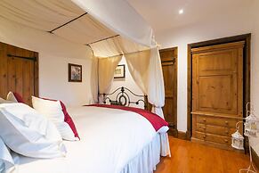 Lakeside Escape, Stone Countryside Cottage