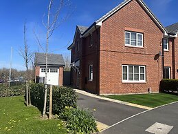 Remarkable 3-bed House in Wirral