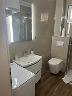 A1 apt With Balcony and sea View, 3 min to Beach