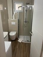 A1 apt With Balcony and sea View, 3 min to Beach