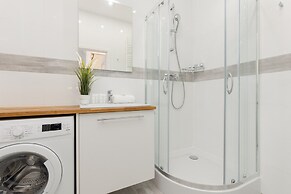 Spacious Apartment Bergamotki by Renters