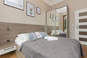 Spacious Apartment Bergamotki by Renters