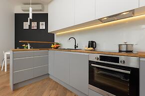 Spacious Apartment Bergamotki by Renters