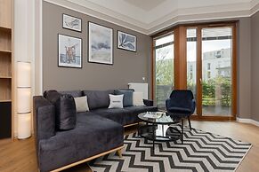 Spacious Apartment Bergamotki by Renters