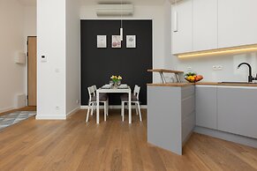 Spacious Apartment Bergamotki by Renters