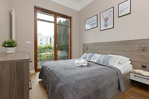 Spacious Apartment Bergamotki by Renters