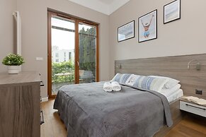 Spacious Apartment Bergamotki by Renters