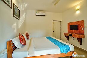 Salotel- near Mae De Deus Church