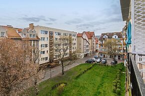 Family Apartment Gierczak by Renters