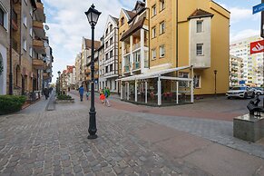 Family Apartment Gierczak by Renters