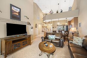 Majestic Lakeview Escape - Stunning Lake Views!