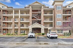 Majestic Lakeview Escape - Stunning Lake Views!