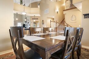 Majestic Lakeview Escape - Stunning Lake Views!