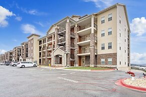 Majestic Lakeview Escape - Stunning Lake Views!