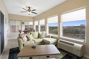 Majestic Lakeview Escape - Stunning Lake Views!