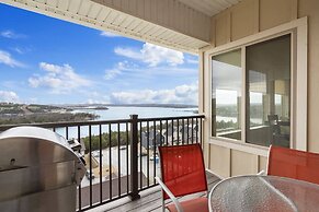 Majestic Lakeview Escape - Stunning Lake Views!