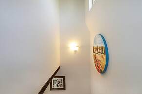 Housing of Charme With Rooftops Balconies