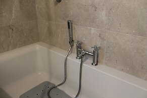 Stunning 4-bed House in Belfast