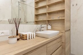 Okrzei 8 2 Balconies by Renters