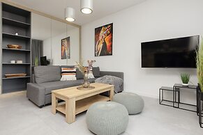 Okrzei 8 2 Balconies by Renters