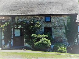 Relaxing Holiday in Millpond Cottage - Cwmiar