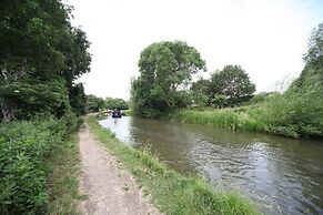 Stunning 1-bed Apartment in Milton Keynes