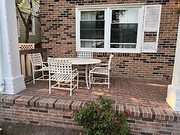 Water Front Oasis 4 Bedroom Home by Redawning