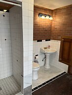 Water Front Oasis 4 Bedroom Home by Redawning