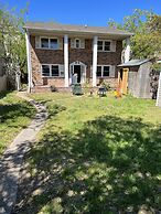 Water Front Oasis 4 Bedroom Home by Redawning