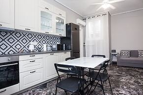 Modern apt with Increbilbe Athens Views