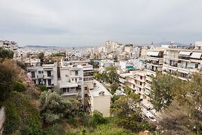 Modern apt with Increbilbe Athens Views