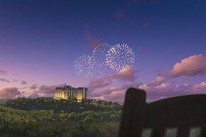 It's a Good Life - Stunning Lake Views!